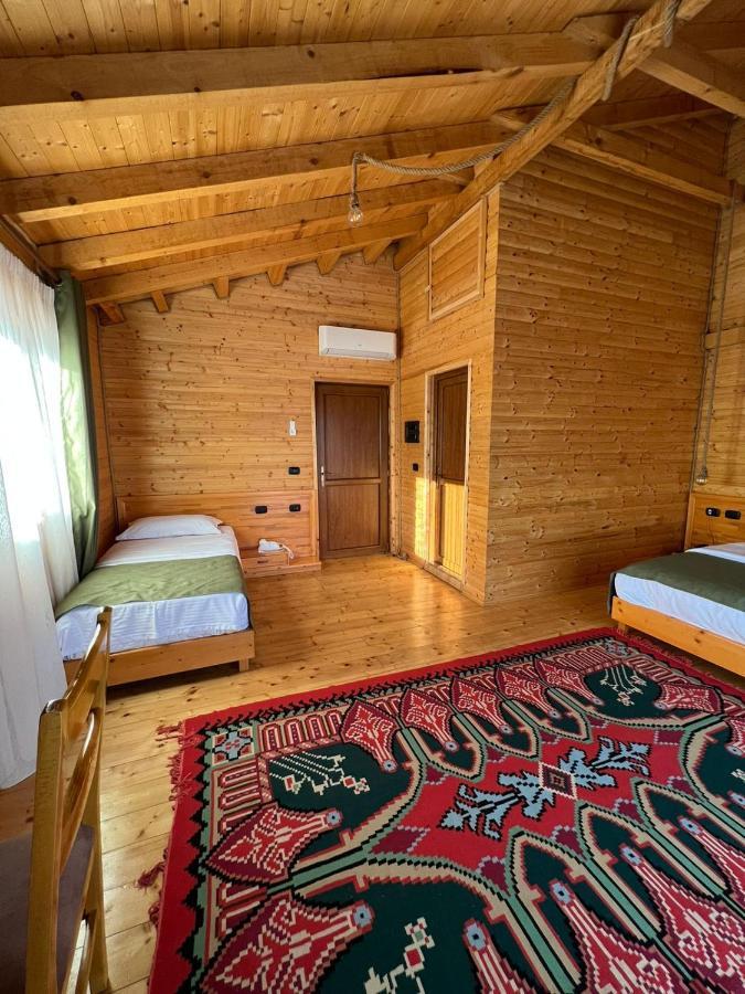 Отель Wooden House Шкодер Экстерьер фото